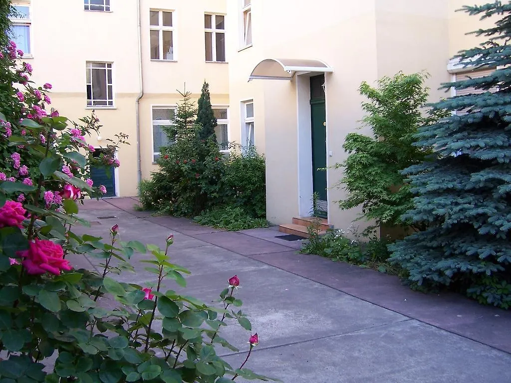 Hotel Pension Streuhof Berlin contacts